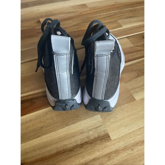 Converse Run Star Hike High-Top Felt Sneakers - Picture 4 of 6